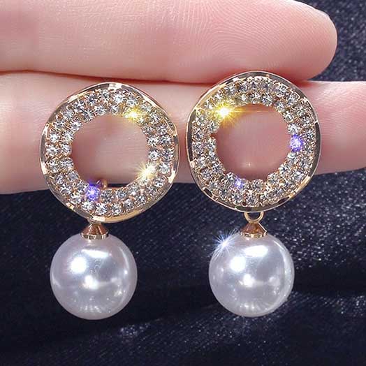 Audama-Deco-Pearl-Crystal-Earrings-color-crystal-gold-black-background