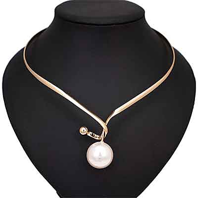 side-view-Da-Vinci-Pearl-Choker-Torque-Necklace-Mannequin-display-mayfairtrends 