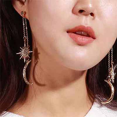 woman-wearing-Art Deco-Graff-Moon-Stars-Earrings
