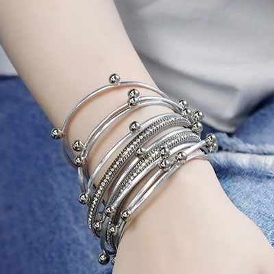 woman-wearing-Boho-Chic-Stacking-Leather-Bracelet-colour-silver